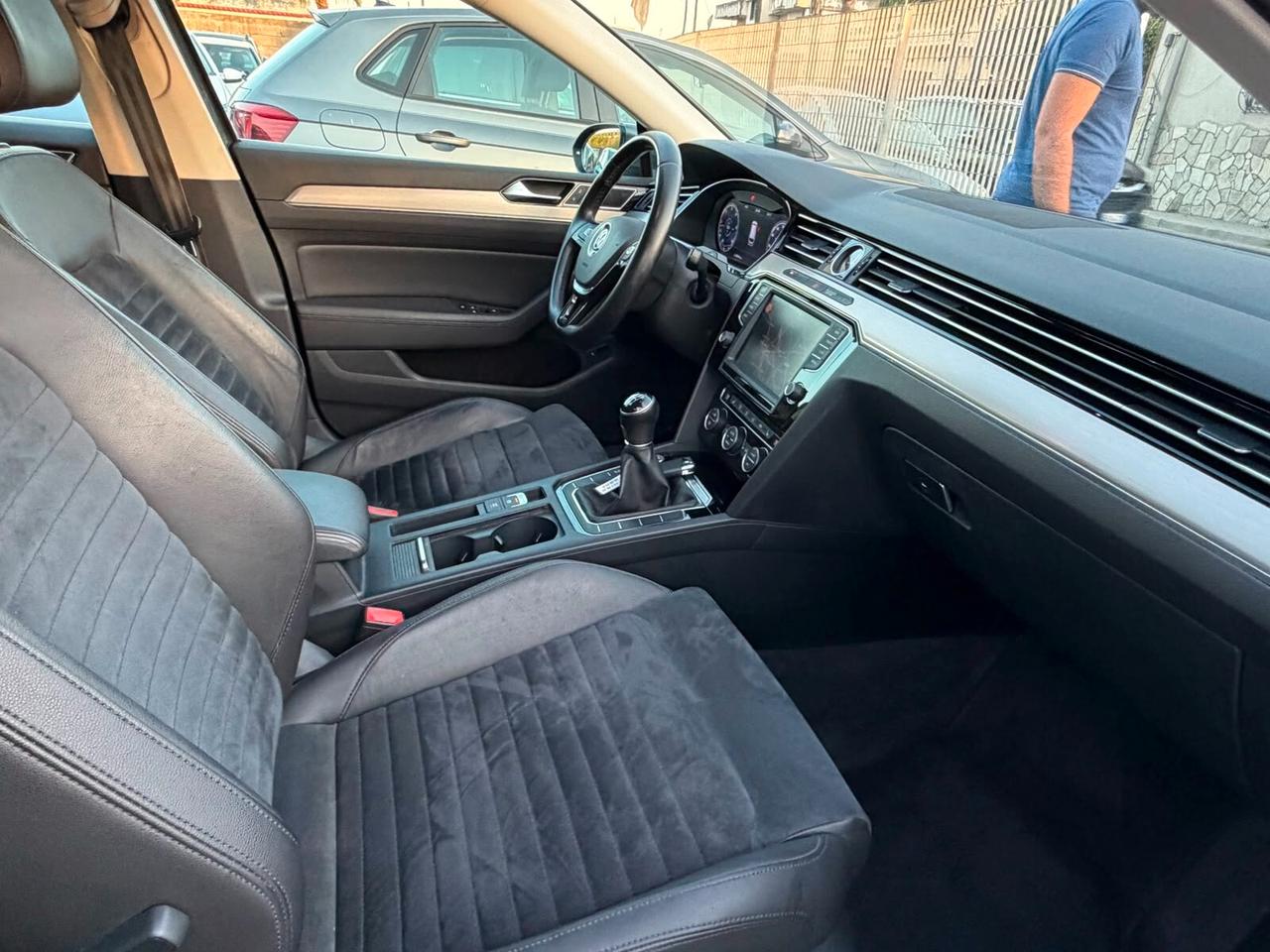Volkswagen Passat Variant 2.0 TDI Highline BlueMotion Technology-08/2016