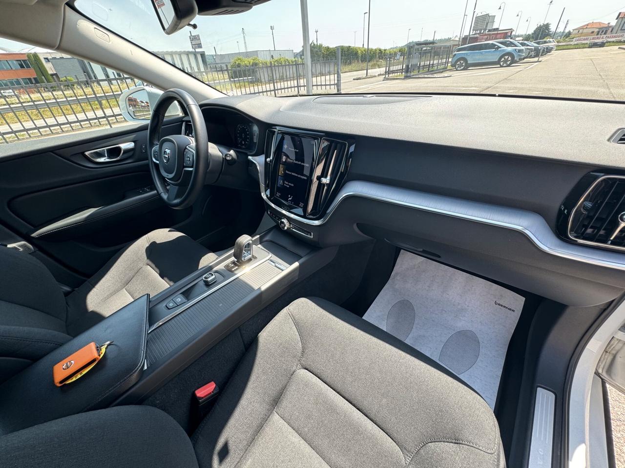 Volvo V60 B4 (Diesel/Hybrid) Automatico Momentum Bsn.