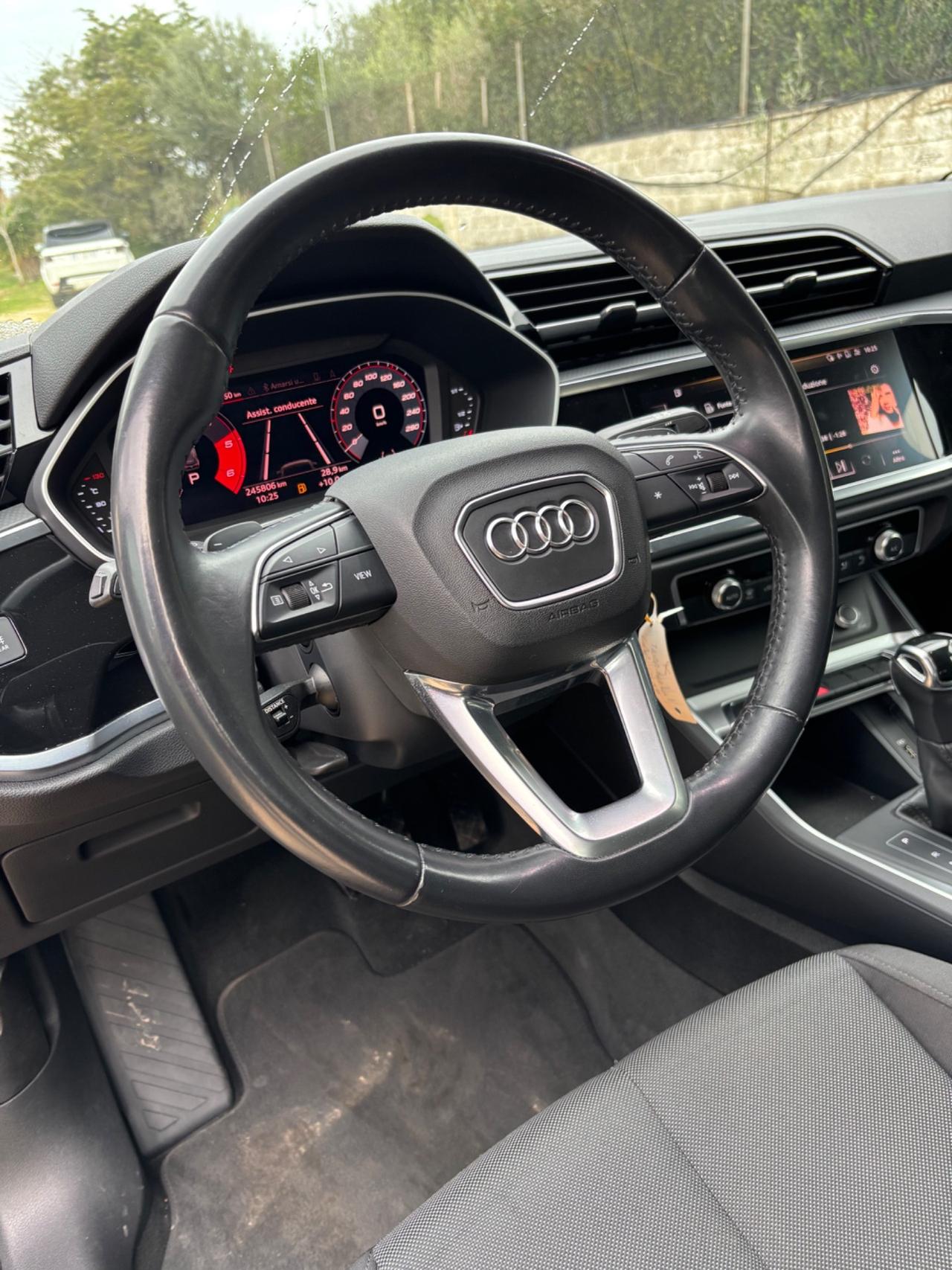 Audi Q3 40 TDI quattro S tronic Business Advanced