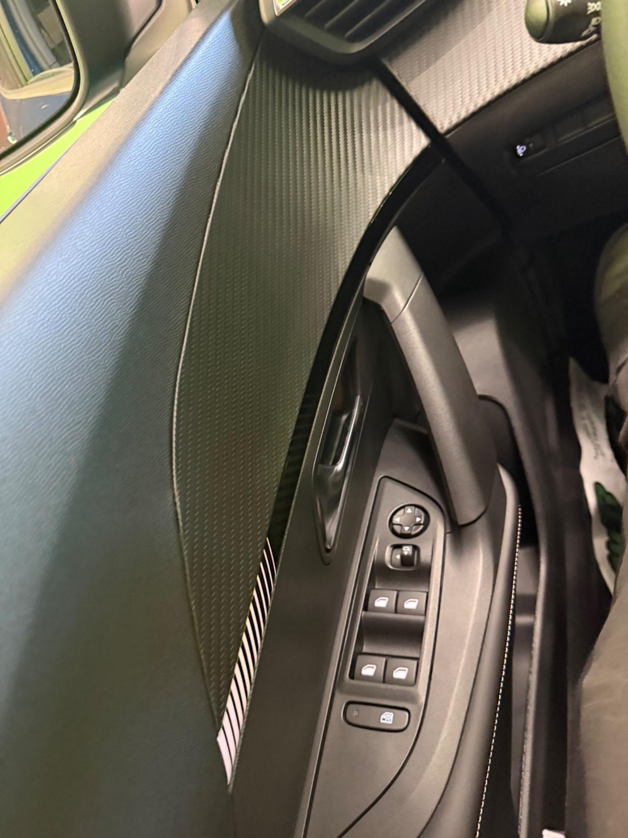 Peugeot 2008 PureTech 130 S&S EAT8 Allure