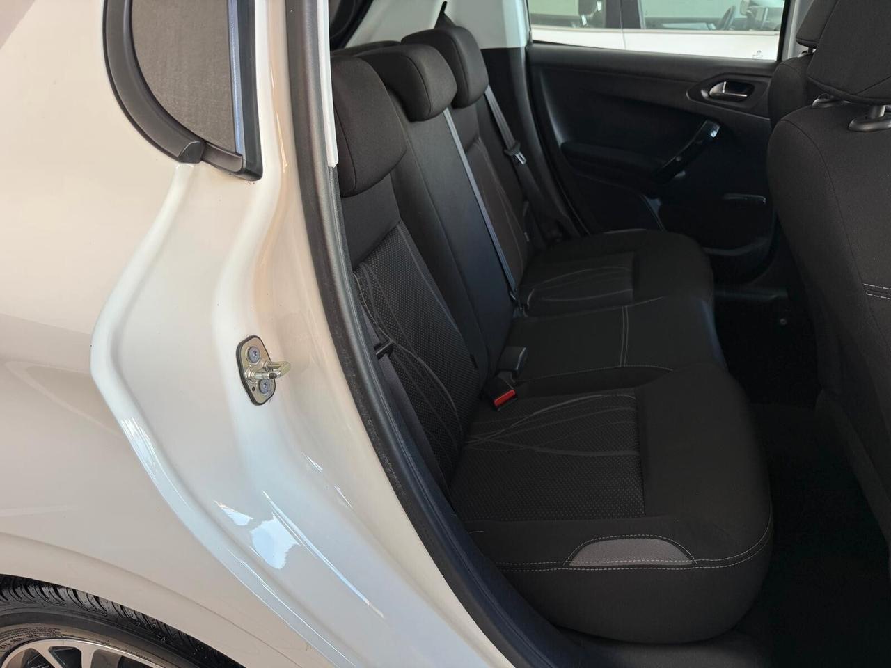 PEUGEOT 208 1.2 BENZINA CON 138.000 KM 2015