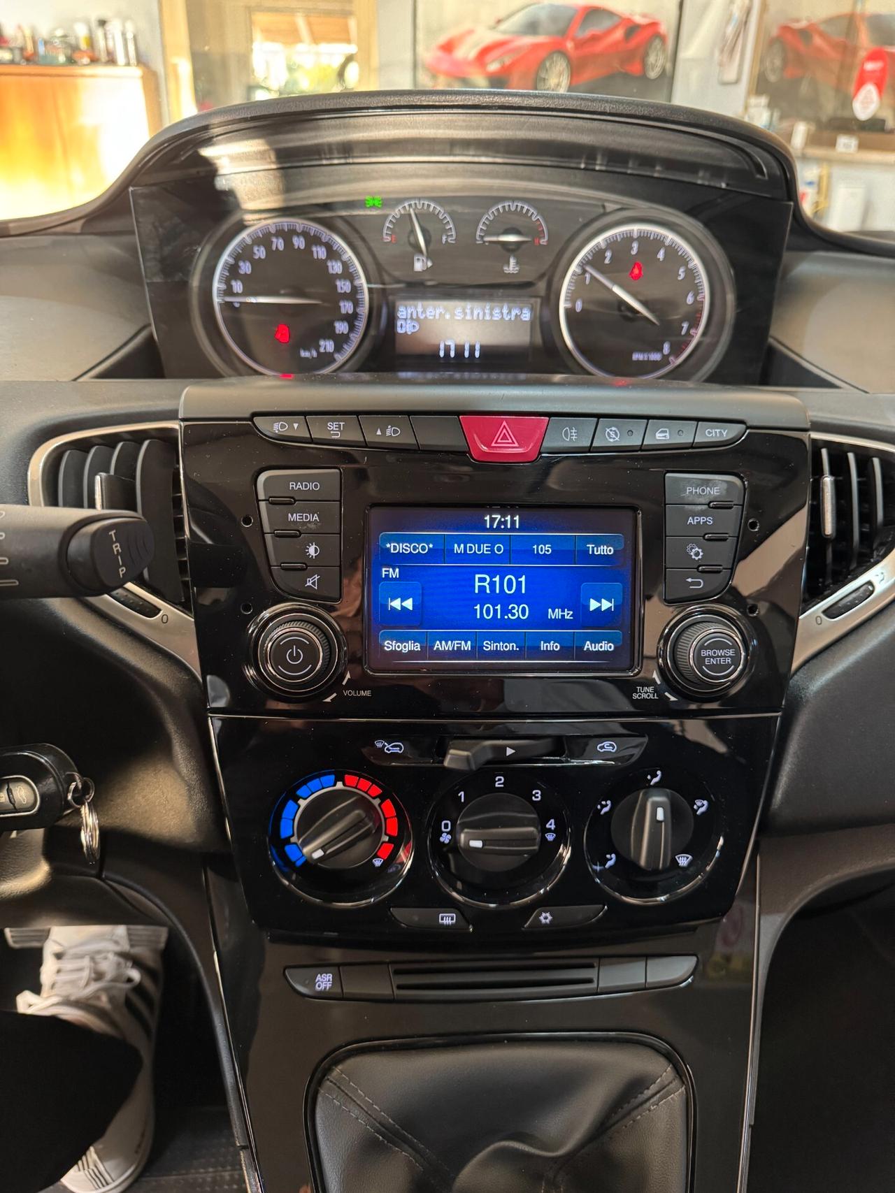 Lancia Ypsilon 1.2 69 CV 5 porte Gold OK NEOPATENTATI