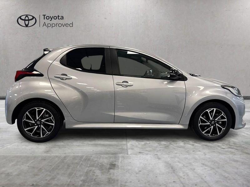 Toyota Yaris Hybrid Lounge MY22