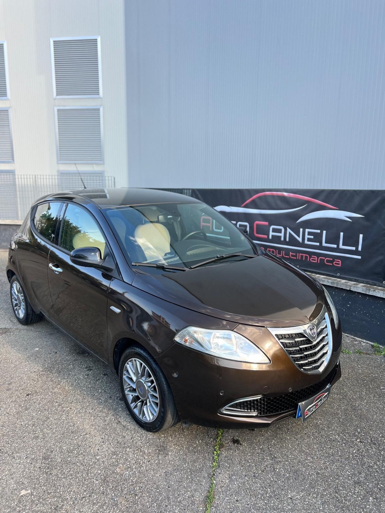 Lancia Ypsilon 1.2 69 CV 5 porte Platinum