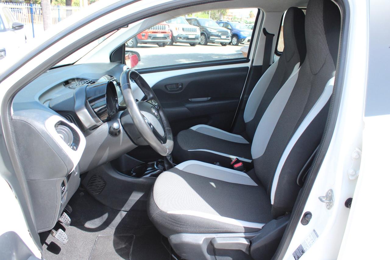 Toyota Aygo 1.0 VVT-i 69 CV 5 porte x-play