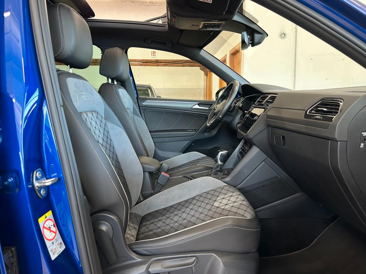 VOLKSWAGEN TIGUAN R-LINE 2.0 TDI DSG *TETTO*LUCI*RADAR*