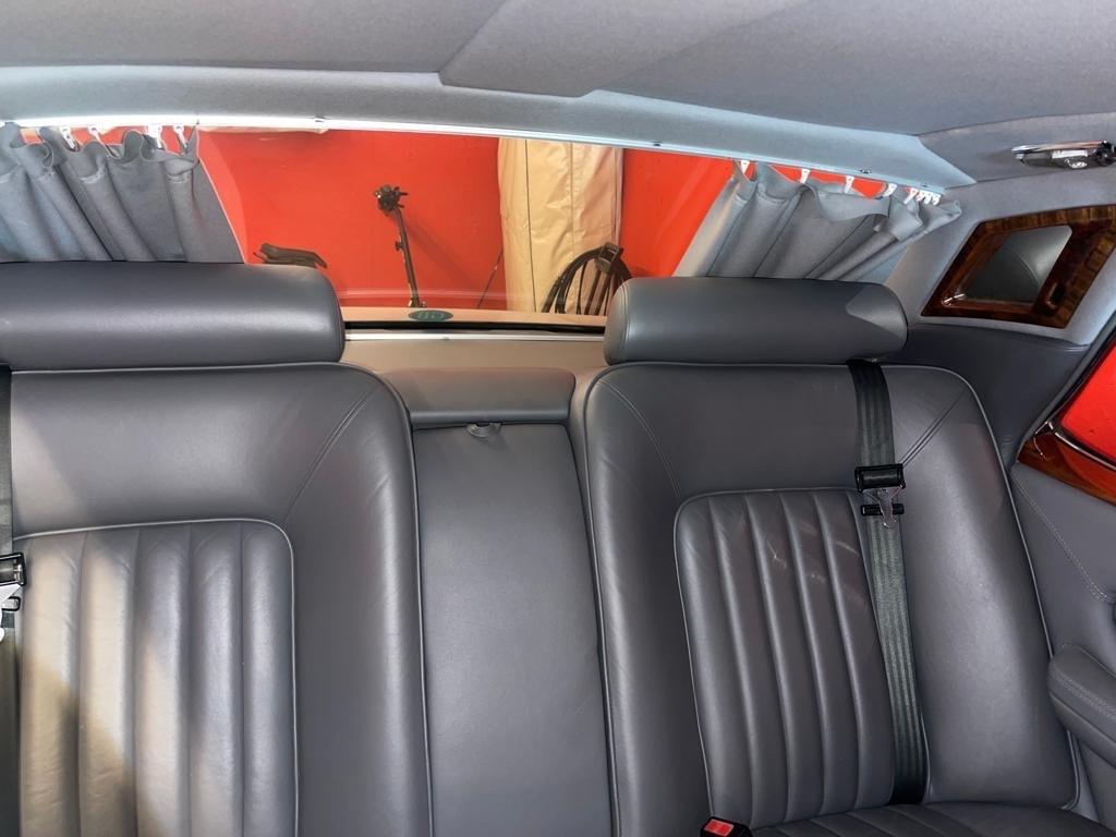 Rolls Royce Silver Spirit silver