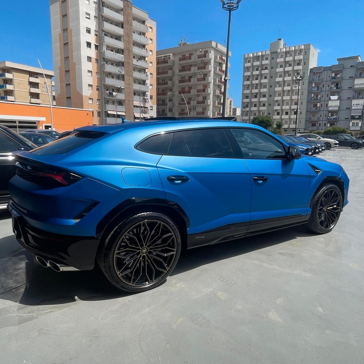 Lamborghini Urus 4.0 SE 2.000KM