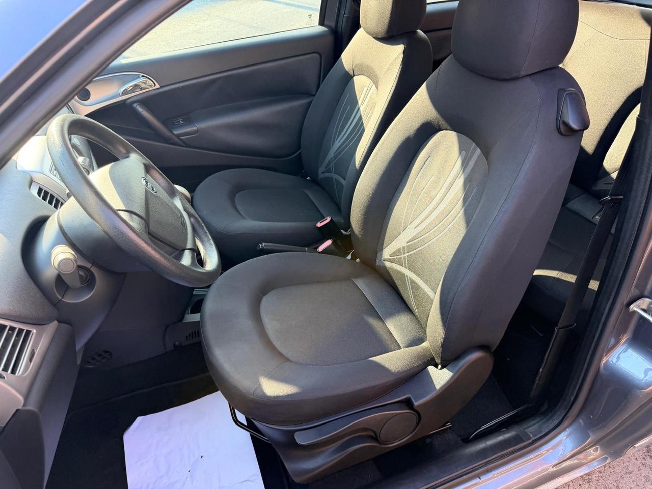 Lancia Ypsilon 1.2 69 CV Unyca 11/2011