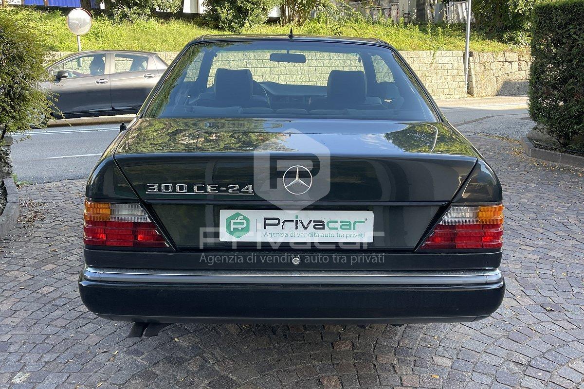 MERCEDES 300 CE-24 Coupé