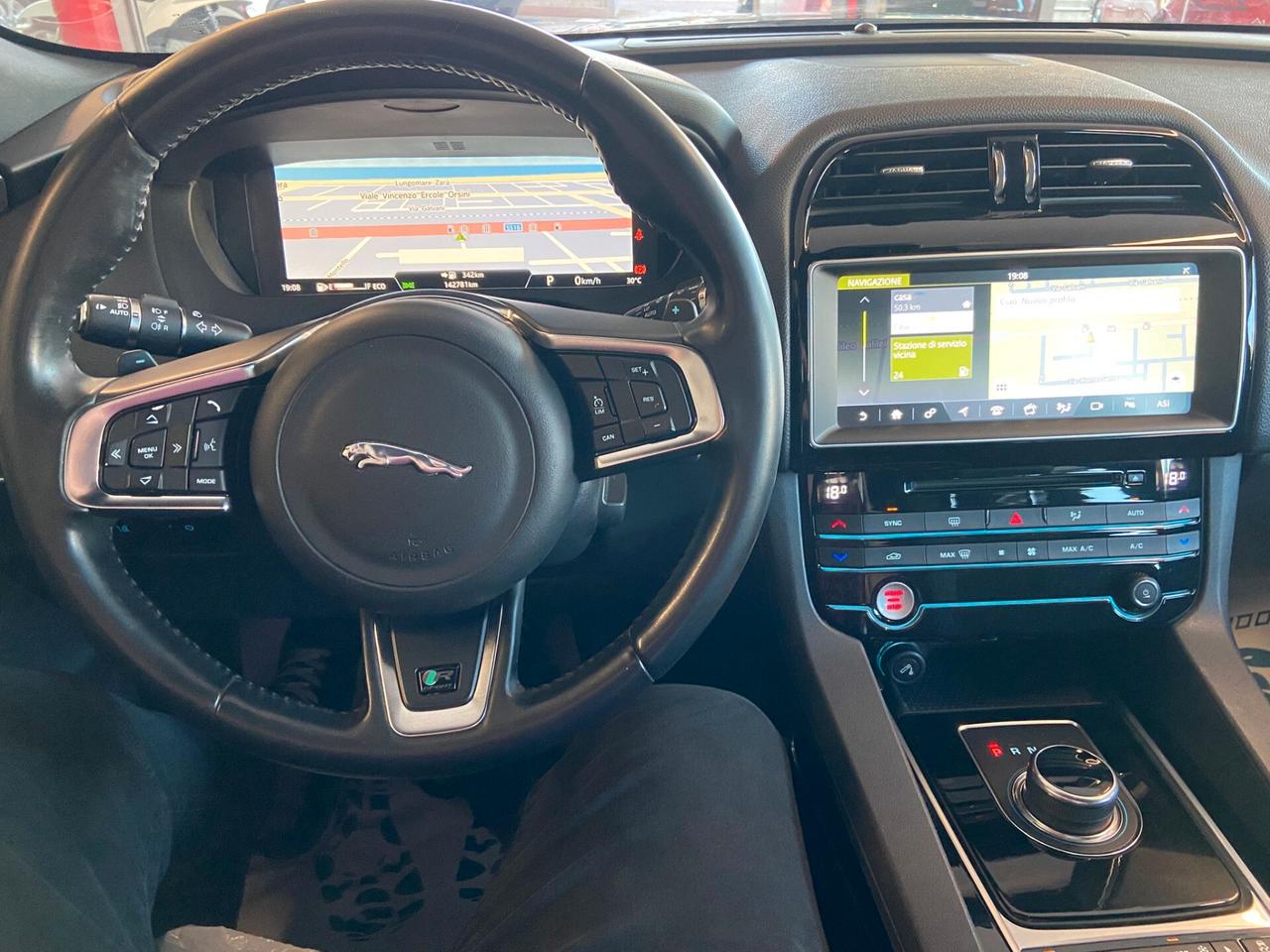 Jaguar F-Pace 2.0 D 180 CV R-Sport