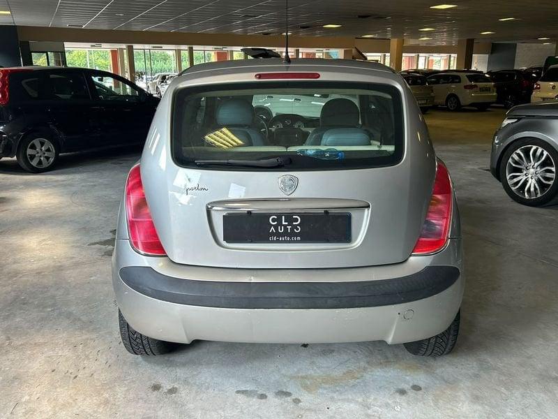 Lancia Ypsilon YPSILON 1.2 16V PLATINO