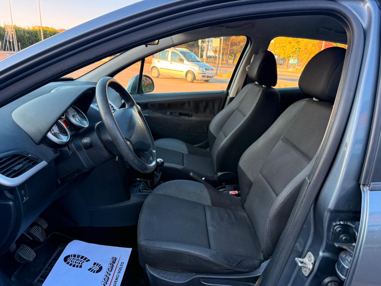Peugeot 207 GARANZIA 12 MESI