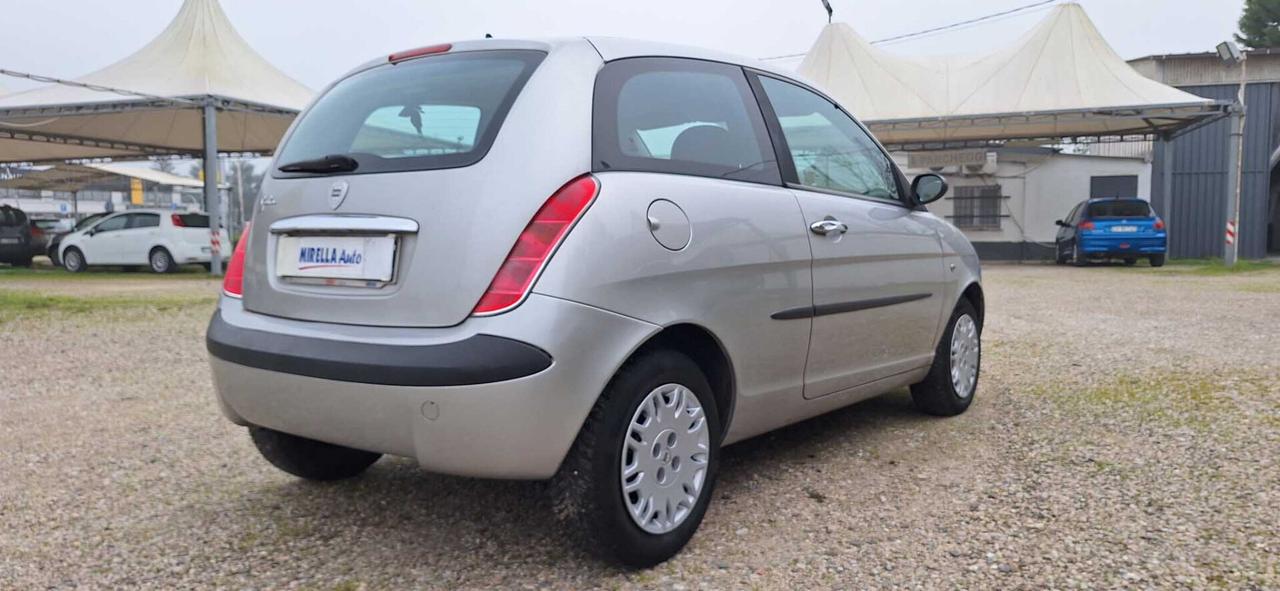 Lancia Ypsilon 1.2 Oro