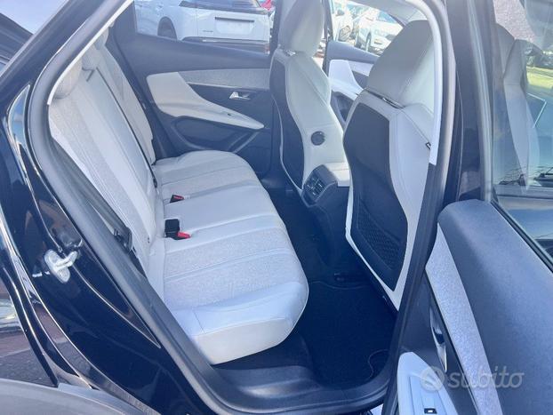 PEUGEOT 3008 BlueHDi 130 S&S Allure