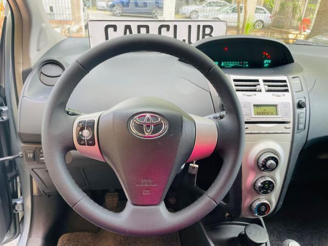 Toyota Yaris 1.3 5p. Sol Clima