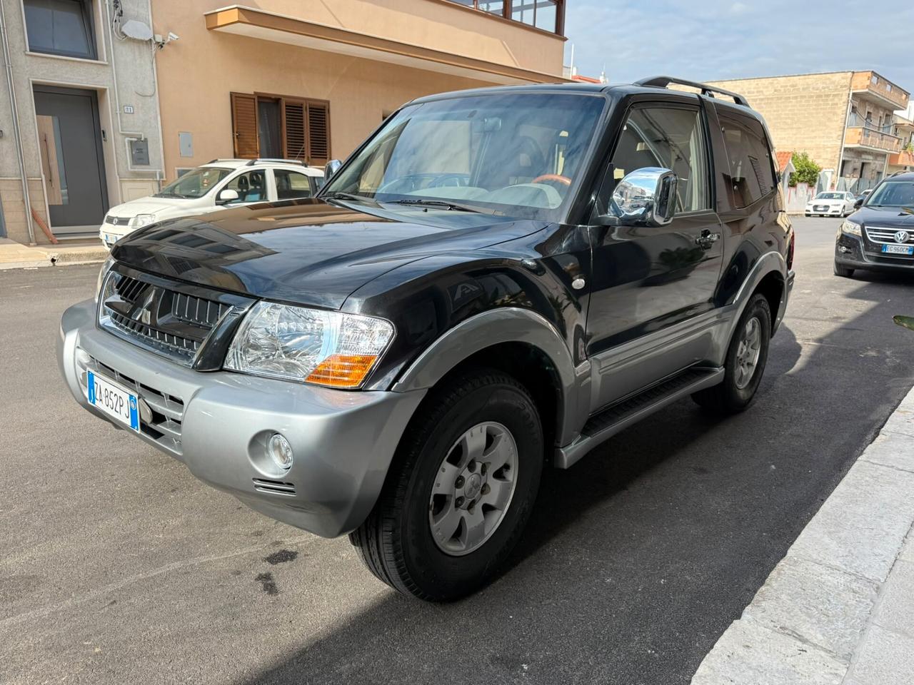 Mitsubishi Pajero 3.2 16V DI-D 3p. Tetto + pelle+ sedili elettrci+ gancio traino
