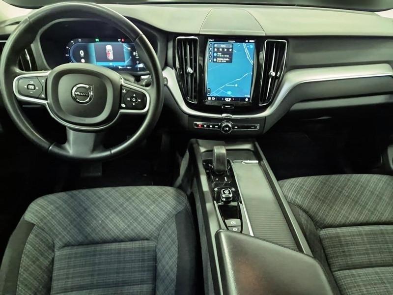 VOLVO XC60 B4 D AWD automatico Momentum Pro
