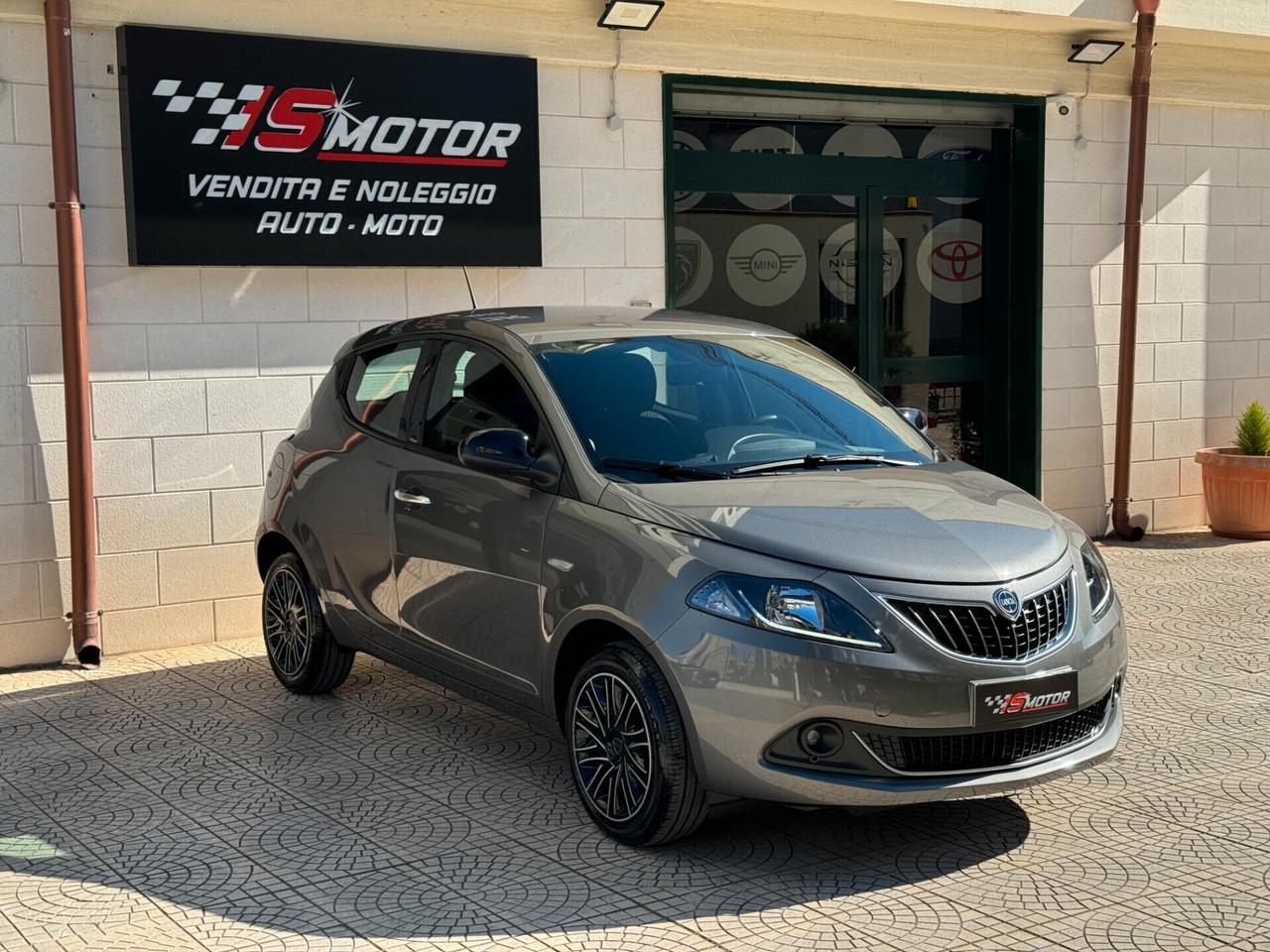 Noleggio Giornaliero Lancia Ypsilon 1.0 FireFly 5 porte S&S Hybrid Gold