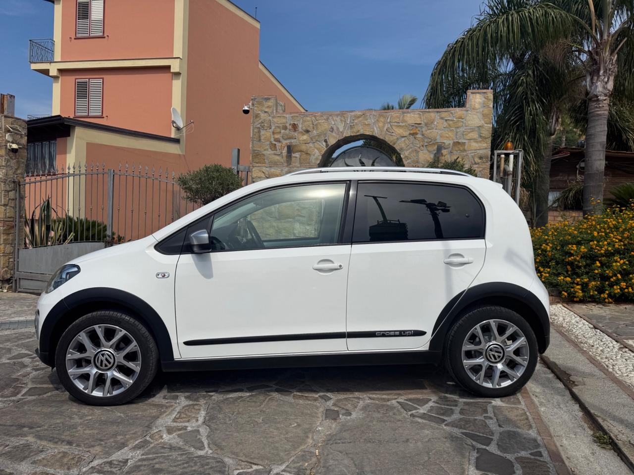 Volkswagen up! 1.0 75 CV 5p. cross
