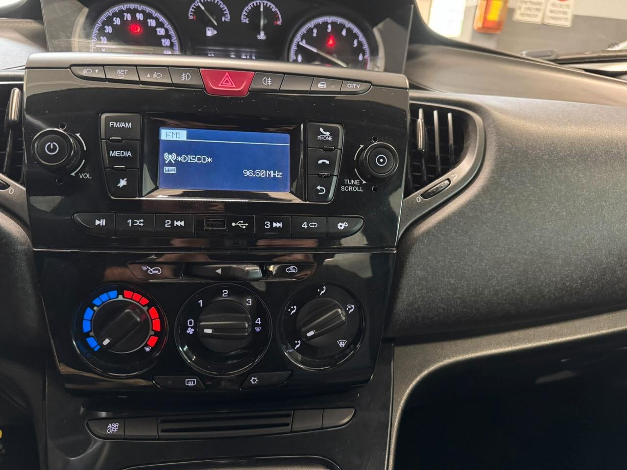 Lancia Ypsilon 1.2 69 CV 5 porte Platinum PREZZO REALE!!