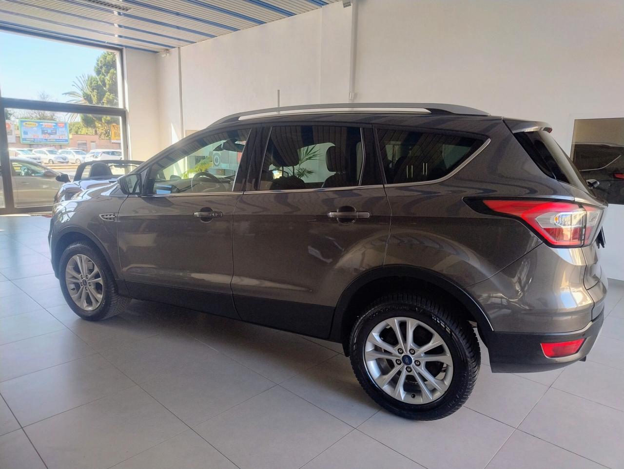 Ford Kuga 1.5 TDCI 120 CV S&S 2WD Titanium