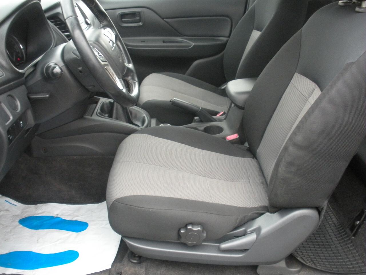 Mitsubishi L200 2.3 D Club Cab 4x4 Easy Select Inform