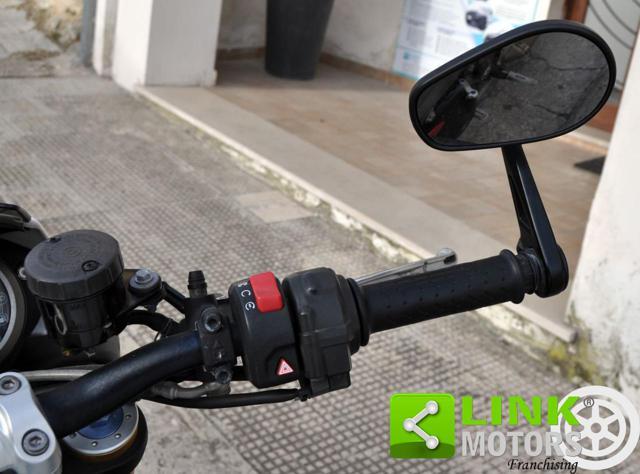 TRIUMPH Speed Triple R 1050