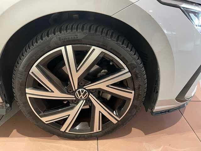 Volkswagen Golf 8ª serie 1.5 TSI EVO ACT R-Line