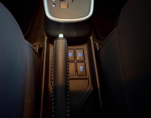 TOYOTA Yaris 1.5 Hybrid 5 porte Active AUTOMATICA PER NEOPATENT