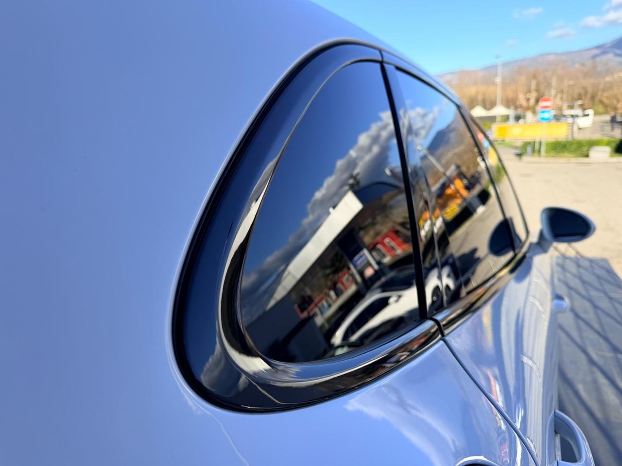 Porsche Cayenne 3.0 V6 white edition tetto apr