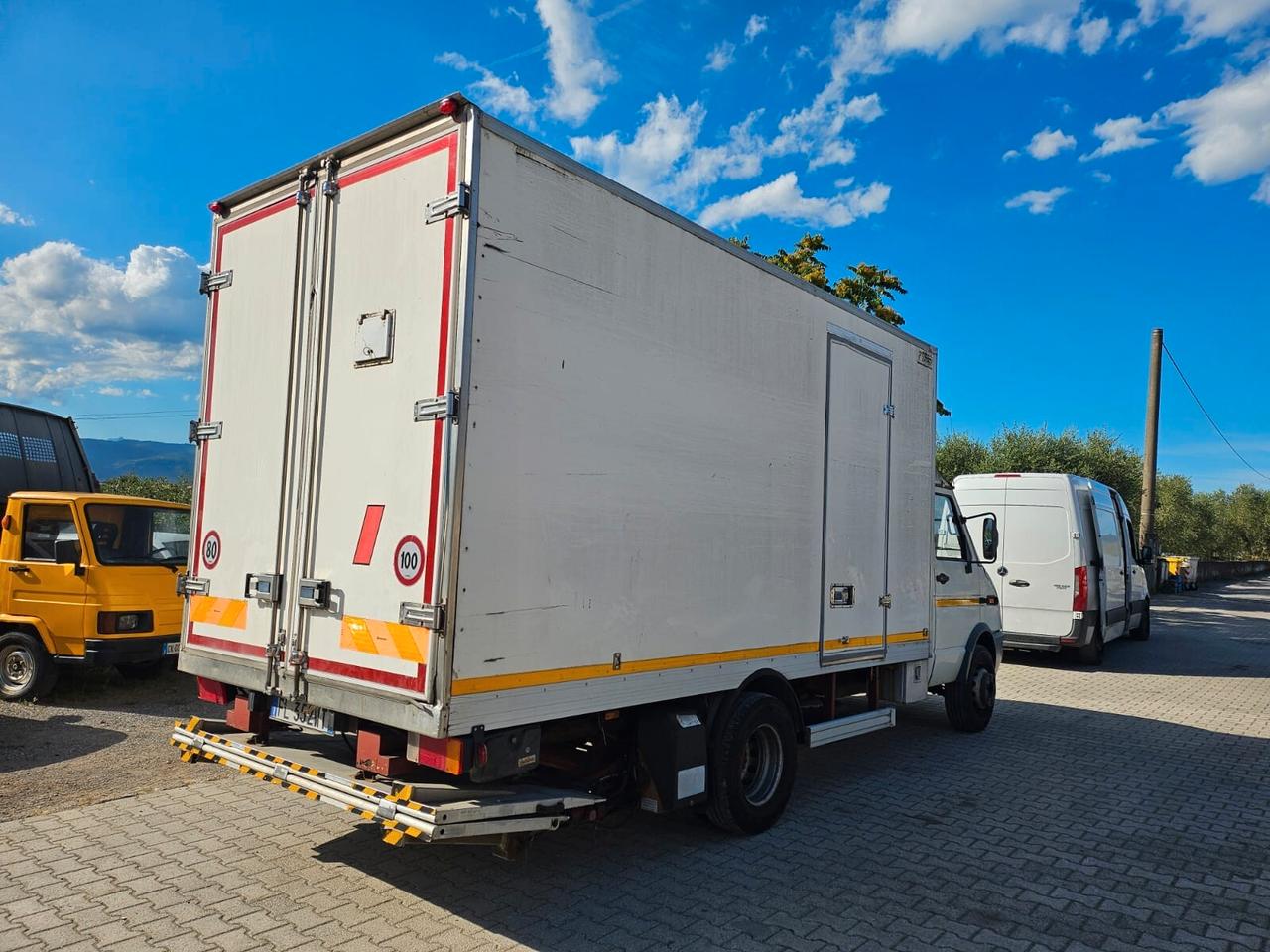 Iveco Daily SPONDA CARICATRICE CENTINA FIORI PATENTE C
