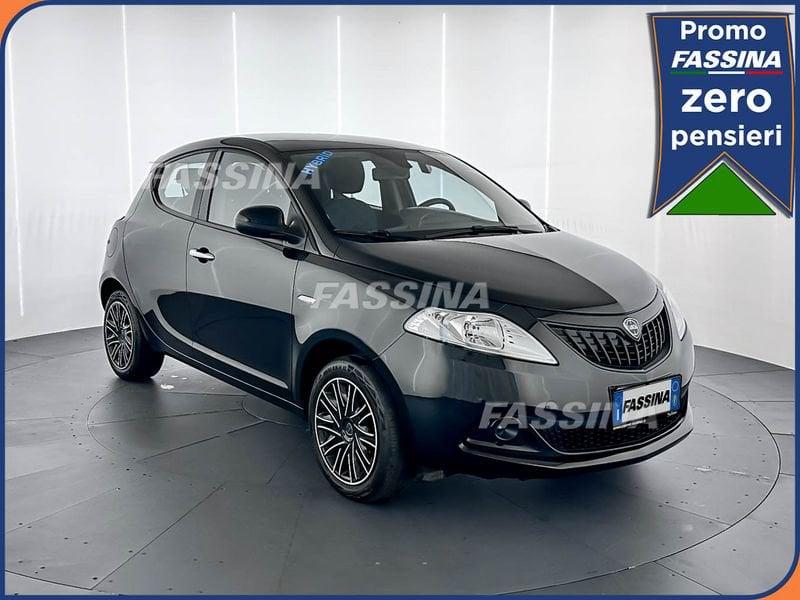 Lancia Ypsilon Ypsilon 1.0 firefly hybrid Silver Plus s&s 70cv