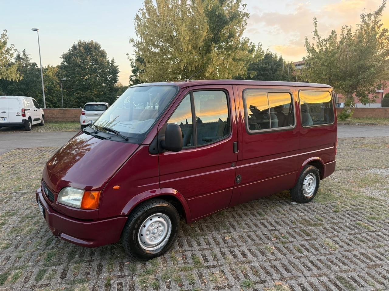Ford Transit tourneo 2.5 TD 9 posti