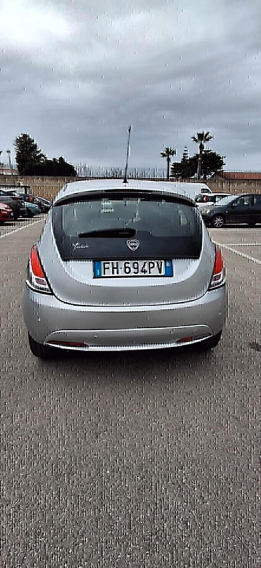 Lancia Ypsilon 1.2 69 CV 5 porte GPL Ecochic Platinum