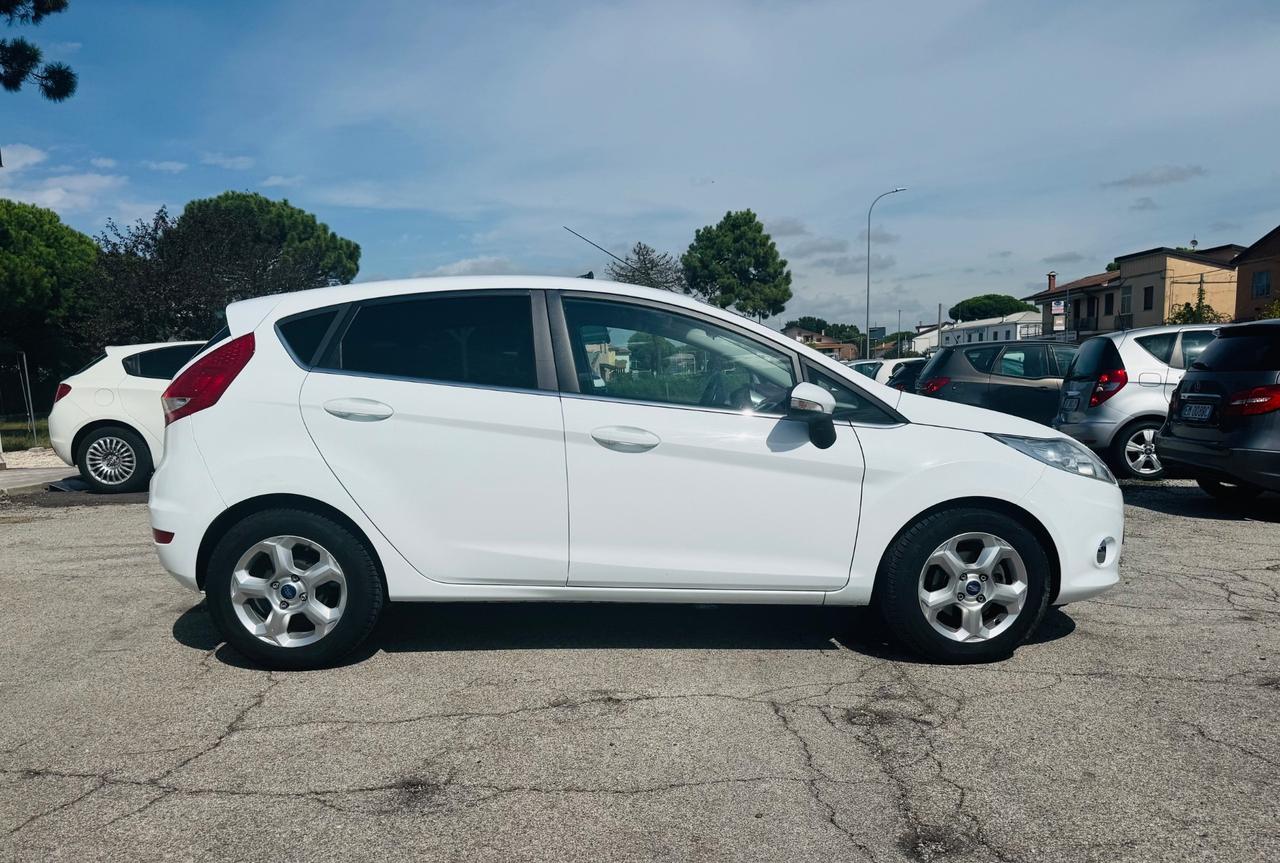 Ford Fiesta 1.4 5 porte Bz.- GPL Titanium