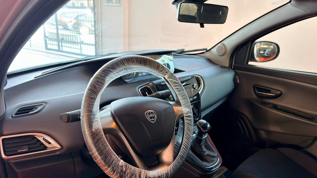 Lancia Ypsilon 1.2 69 CV 5 porte S&S Gold