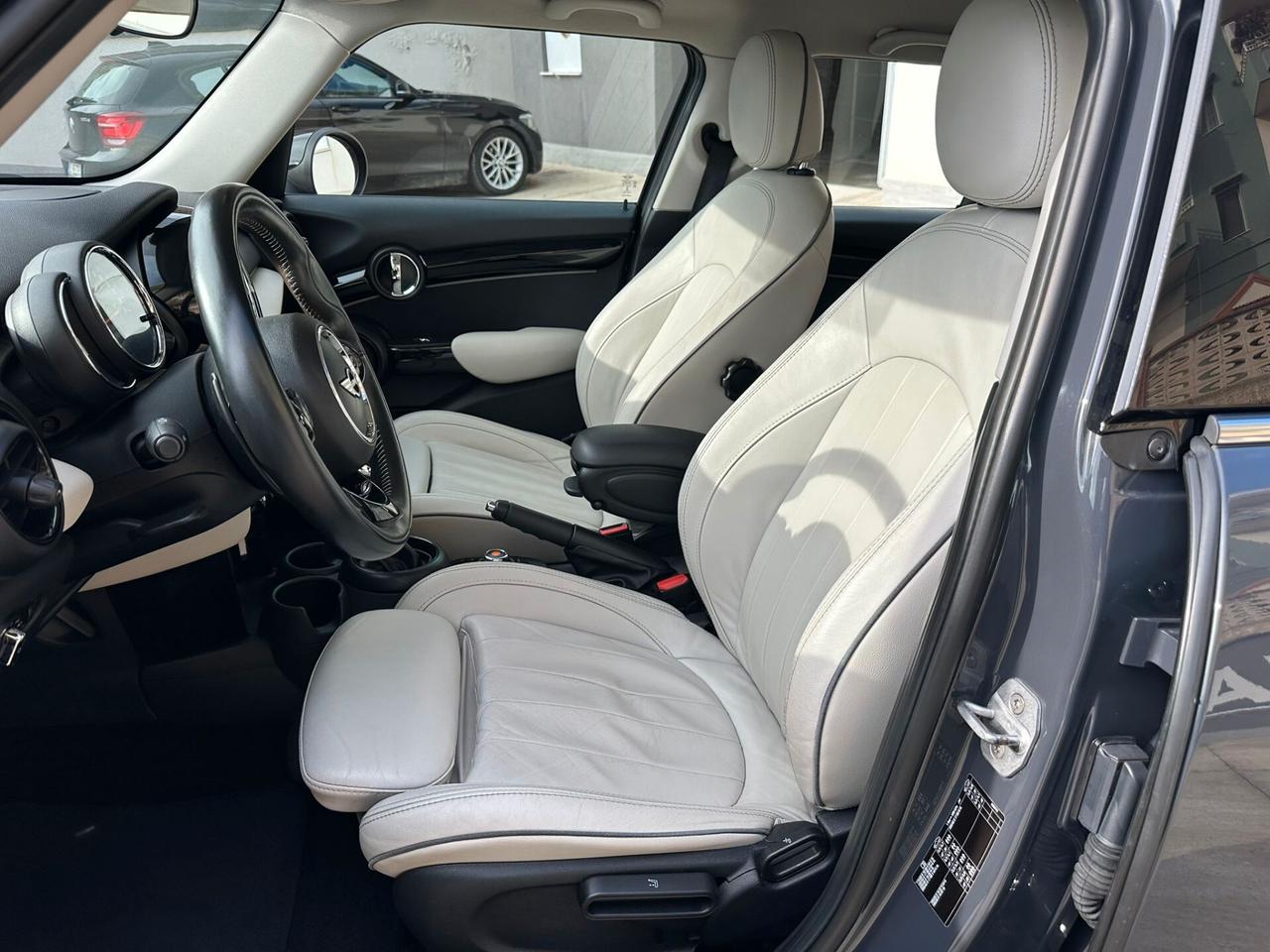 Mini 2.0 Cooper SD aut. Hype 5 porte