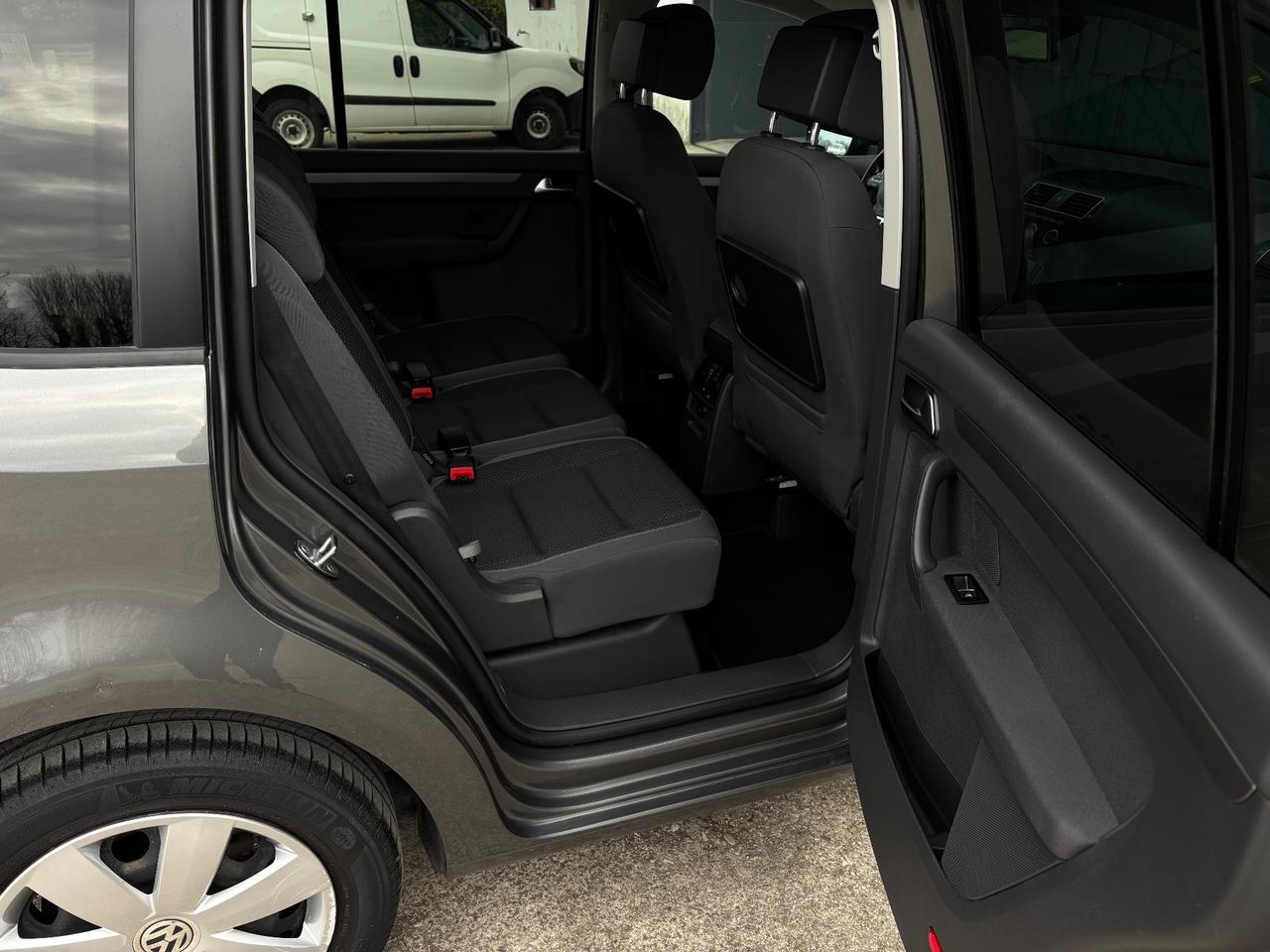 Volkswagen Touran 1.6 TDI DSG 7 POSTI. garanzia