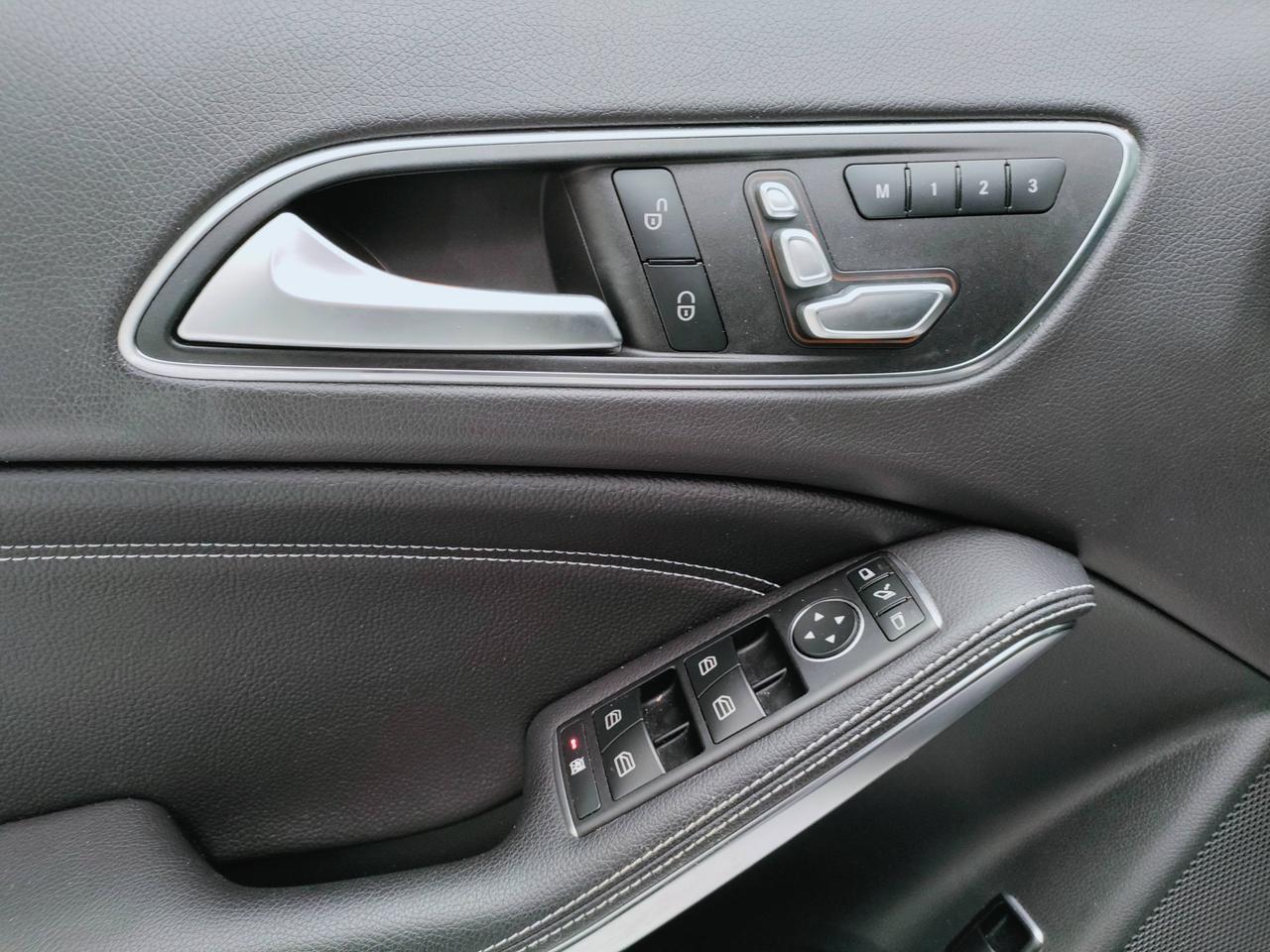 Mercedes-Benz GLA-X156 2017 - GLA 200 d Night Edition 4matic auto