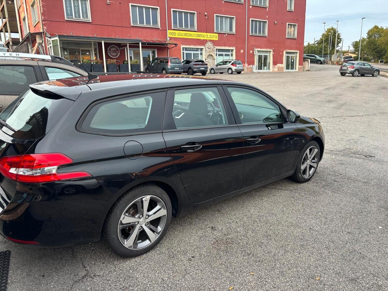 Peugeot 308 BlueHDi 120 S&S SW Business