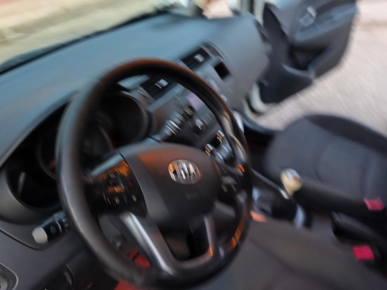Kia Rio 2014---1.2 Benzina Neopatentati