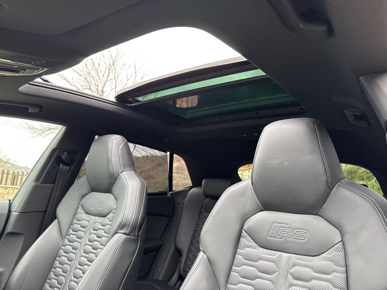 Audi Q8 RS TFSI V8 quattro tiptronic