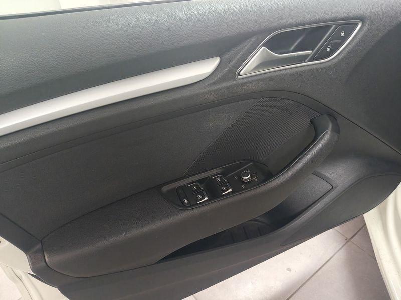 Audi A3 1.6 TDI CR S tronic Attraction S.Back LEGGI