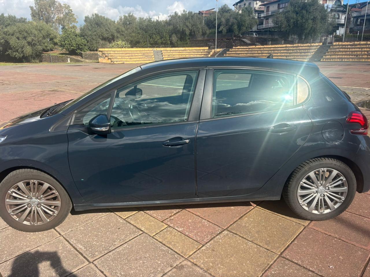 Peugeot 208 PureTech 82 5 porte Allure