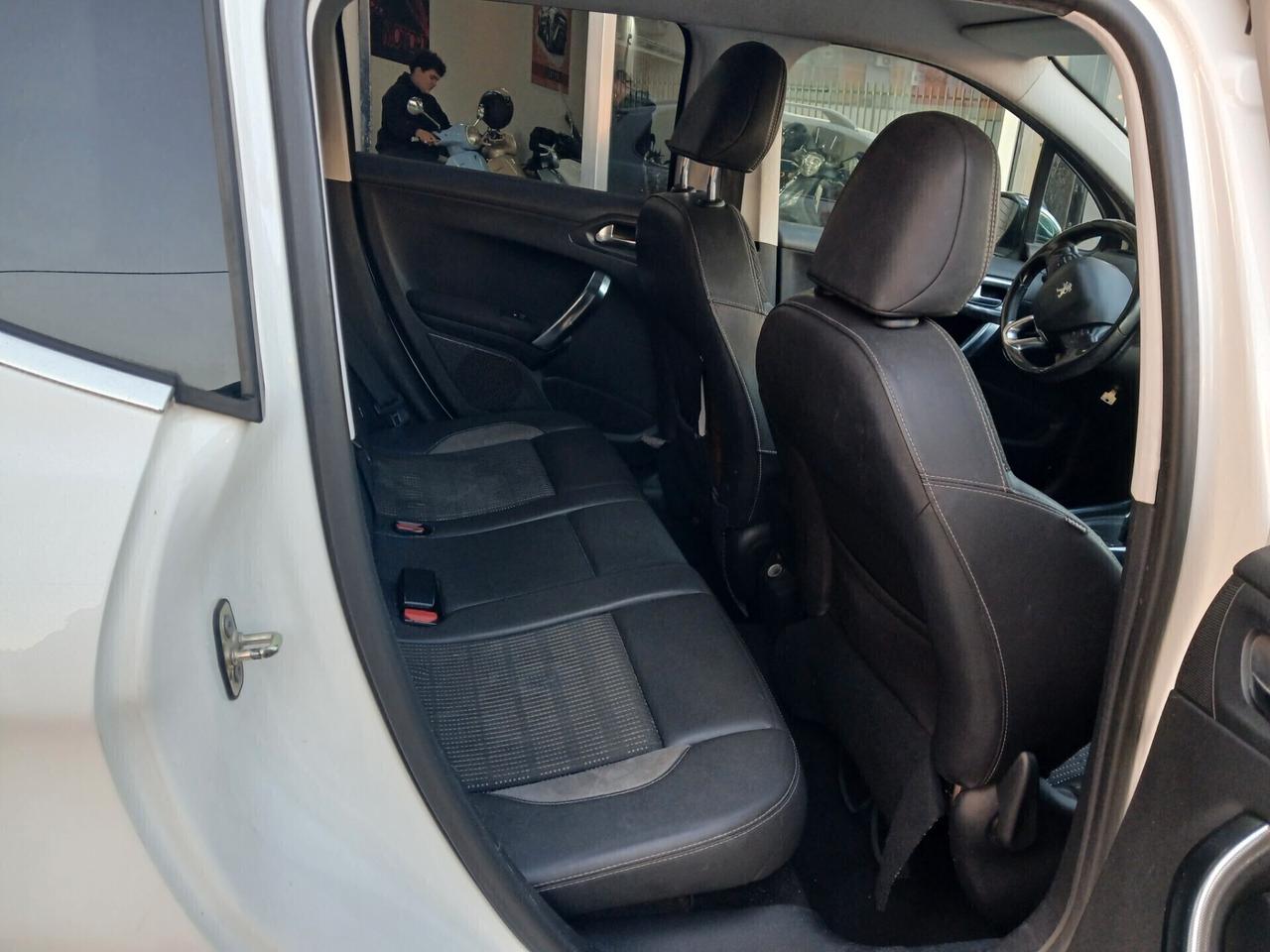 Peugeot 2008 1.6 HDi AUTOMATICA