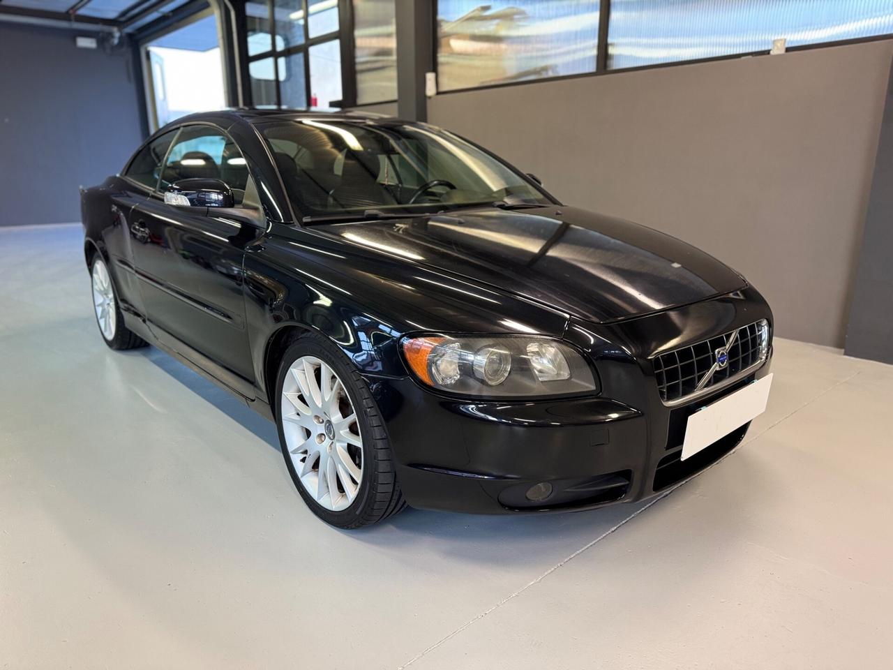 Volvo C70 2.4 D5 20V Momentum
