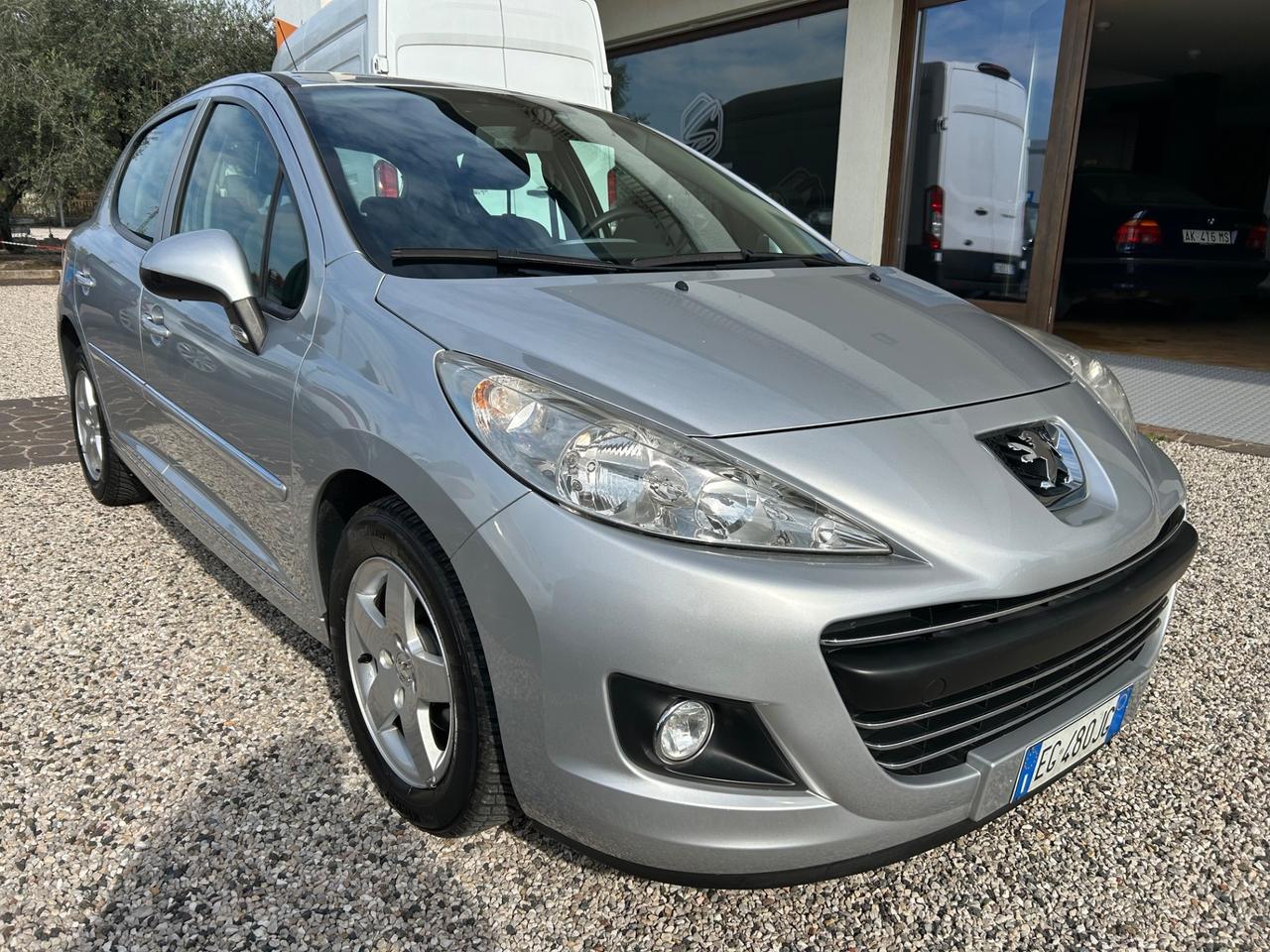 Peugeot 207 - 2011 1.4 8V 75CV 89.000 KM