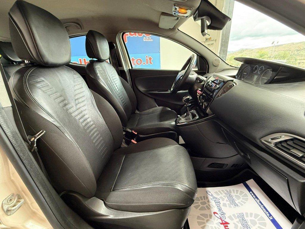 Lancia Ypsilon 1.2 69 CV 5 porte Platinum