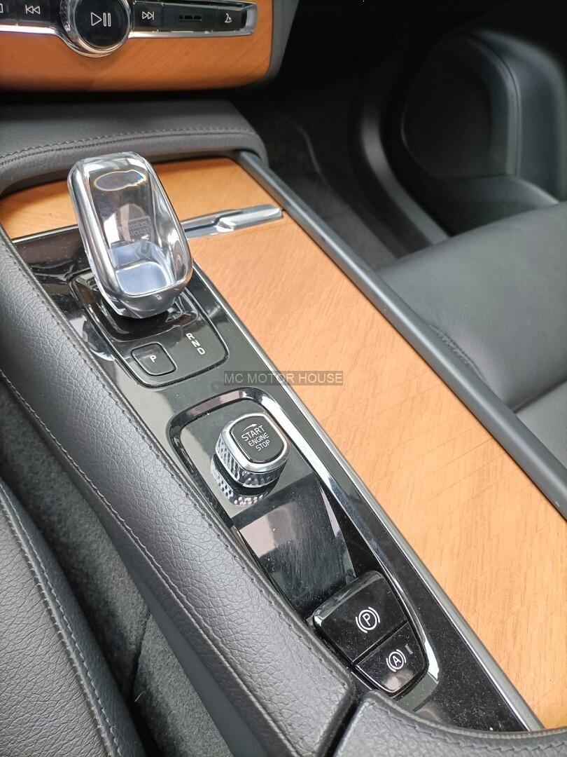 VOLVO XC 90 Ibrida 250cv 7 POSTI/IVA/RATE/PERMUTE